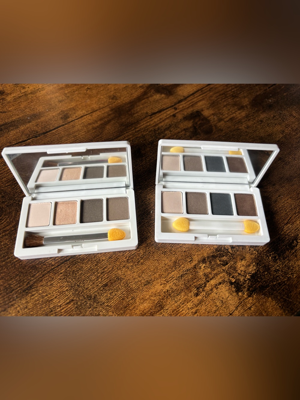 Clinique Neutral Eyeshadow Quad Palette - Taupe & Charcoal Shades